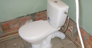 Установка приставного унитаза в Ишиме - монтаж и подключение, СантехДомШм от 5180 рублей